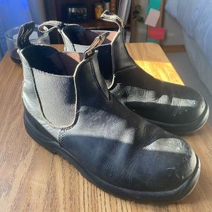 Men’s size 8.5 Blundstones